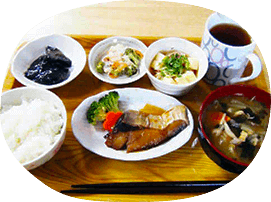 昼食、口腔ケア、入浴介助、レクリエーション等